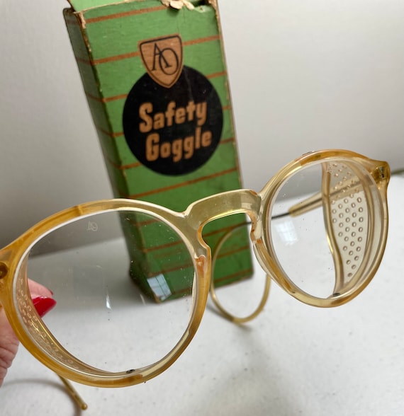 Vintage safety goggles ao - Gem Vintage safety goggles ao - Gem