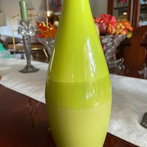 Modern Portuguese tri-green vase