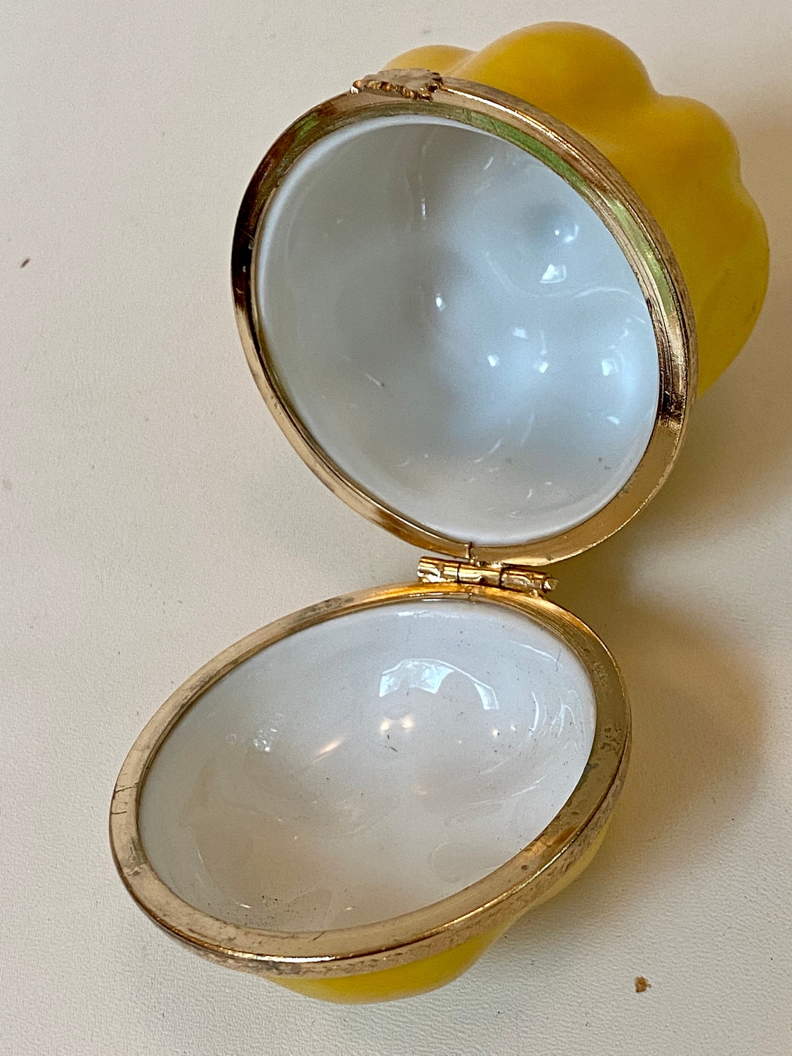 Vintage Pill Boxes Trinket Dishes Hinged Ceramic Boxes Etsy