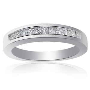 Ladies Princess Cut Diamond Wedding Band in oro bianco 14K (0.55ctw)