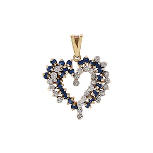 0,50 Ct.tw. Pingente de coração com detalhes em safira e diamante em ouro amarelo 14K