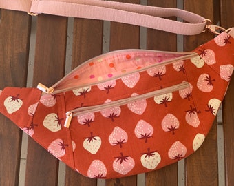 Umhängetasche/Große Bauchtasche/Ruby Star Society Strawberry Stoff