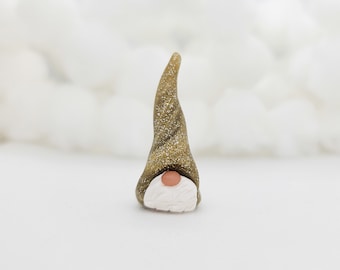 Tiny Clay Scandinavian Gold Sparkle Gnome, jultomten, nisse, tomtar, tiny elf | Scandinavian Christmas