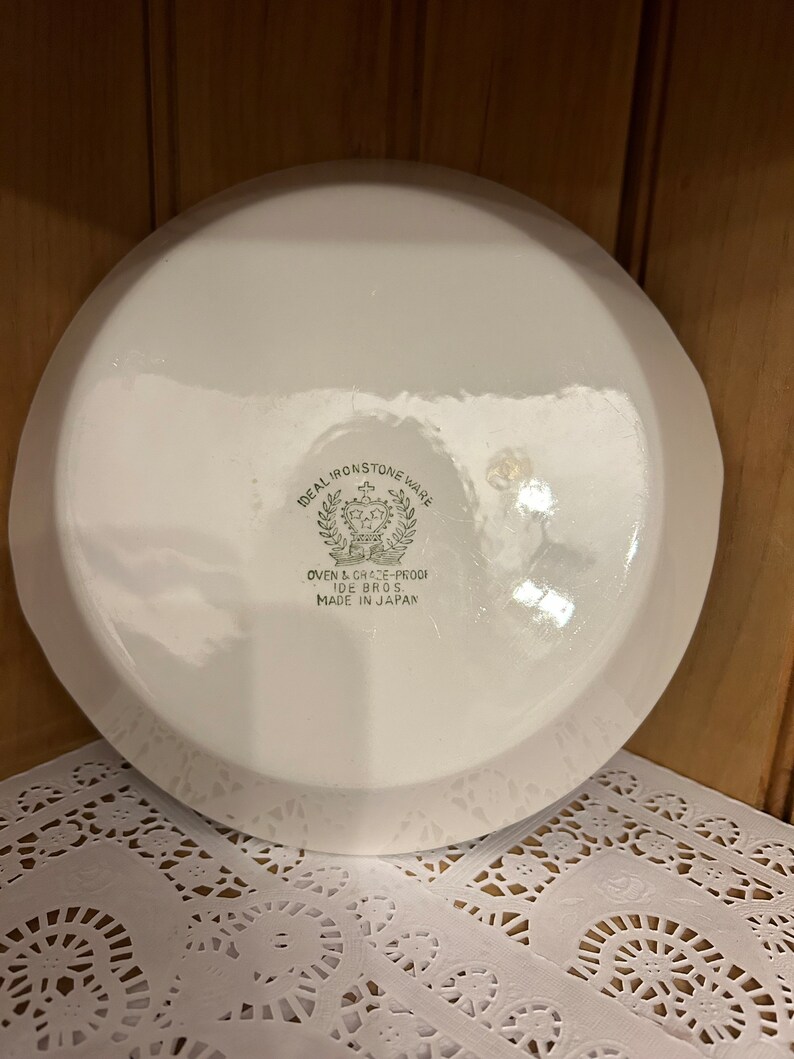 Set of 4 Ideal Ironstone Ware Ide Bros. Oven and Craze Proof Au Gratin