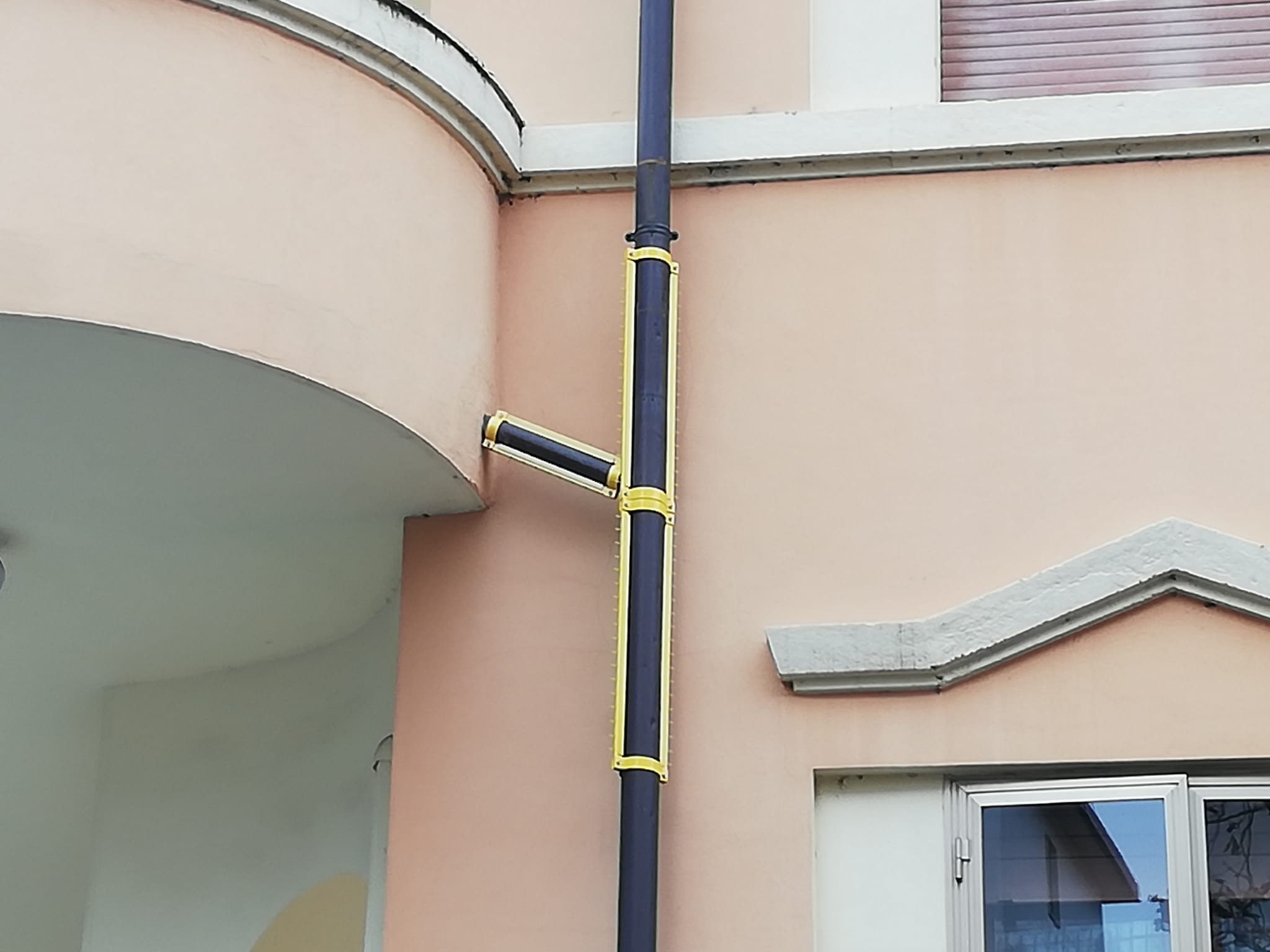 Antifurto Per Grondaie Grimpo K - Protezione Per Pluviali Tondi Da 100mm - Barre Antintrusione In Alluminio - Foto 5