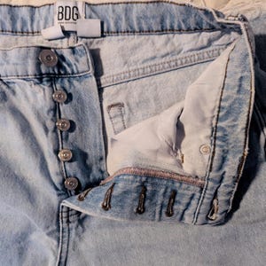 BDG Urban Outfitters Light Wash Distressed Button Fly Slim Straight Jeans Sz 28 image 4