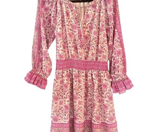 Vestido mini Anthropologie "Love the Label" con estampado floral rosa, talla pequeña, estilo bohemio rural