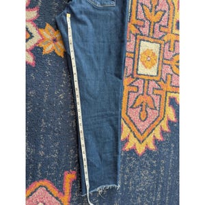 Anthropologie PAIGE Kylie Crop Jeans Sz 30 Medium Wash Blue Raw Hem Stretch image 6