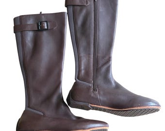 250 TSUBO Meroe Womens Sz 6.5 Brown Leather Tall Riding Boots Stretch Back Zip