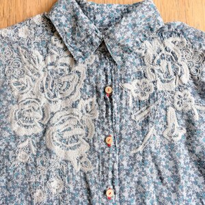 Johnny Was Workshop Blue Floral Dragon Embroidered Lace Button Down Shirt XS image 3