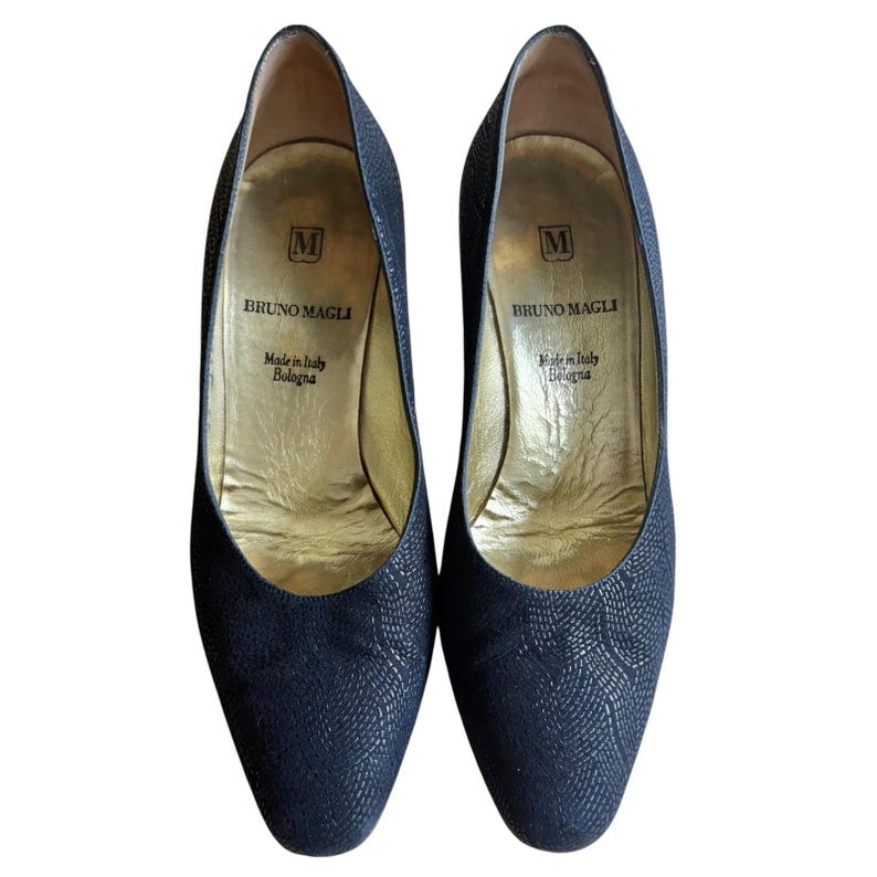 Zapatos de salón Bruno Magli de piel italiana negra con relieve, talla 6B (EE. UU.) imagen 2