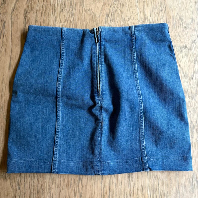 Free People Modern Femme Stretch Denim Mini Skirt Back Zip Sz 12 Festival Indie imagem 2