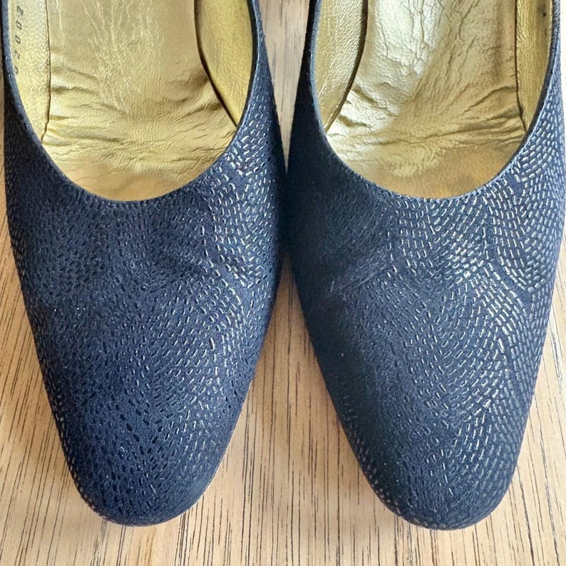 Zapatos de salón Bruno Magli de piel italiana negra con relieve, talla 6B (EE. UU.) imagen 3