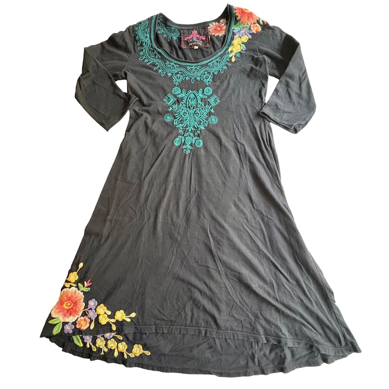 Vestido túnica de algodón negro bordado con flores de JW Los Angeles Johnny Was, talla pequeña, estilo bohemio. imagen 1