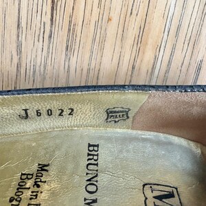 Zapatos de salón Bruno Magli de piel italiana negra con relieve, talla 6B (EE. UU.) imagen 6