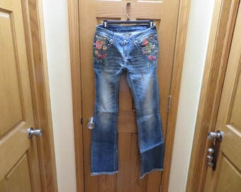 T 749 Grace In L.A. Cowgirls Boot Cut Size 28 Colorful Jeans With Lots Of Bling - Excellent Condition
