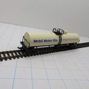 MH 381 HO IHC Mehano Shoprite Tank Car Mobil Vintage 1995 Brand New