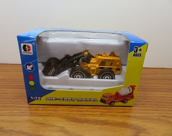 H 605 Die-Cast Superior 7 Front End Loader 1:72 Scale - Brand New Old Stock