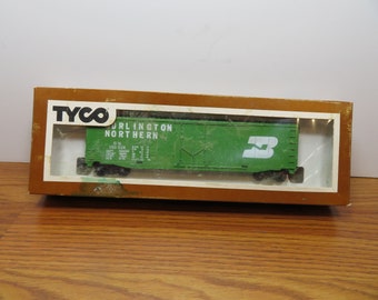 T 65 HO Tyco Burlington Northern 100024 Box Car 1990 New Old Stock