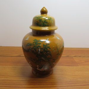 T 685 Vintage 1980 Ceramic Andrea By Sadek Vase Jar MCM Hand Painted Japan #5839 With Lid - No Cracks Or Chips - Mint