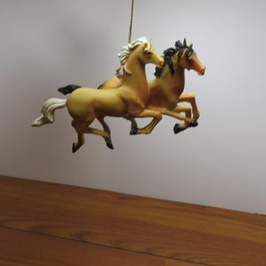 T 599 Vintage 1990's (2) Horses Running Christmas Ornament Resin Hand Painted No Chips Or Cracks 4" - 5" L x 2" - 3" H
