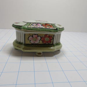 H 852 Vintage Beautiful Colorful Hand Painted Porcelain Trinket/Jewelry Box - Japan No Chips Or Cracks Mint