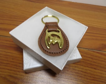 T 834 Double Horse Head Key Fob - A Perfect Gift For Any Equestrian i Quality Leather