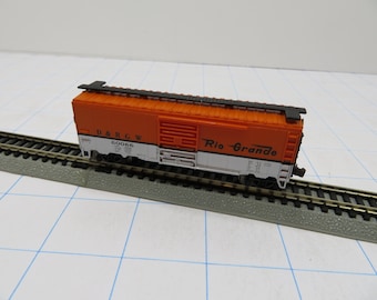 MH 888  N Gauge Bachmann D & R G W Box Car 6066 - Brand New