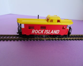 84  HO Tyco Rock Island Caboose