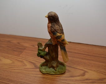 T 500 Vintage Ceramic Bird Sitting On tree Stump- Mint No Chips Or Cracks 1970