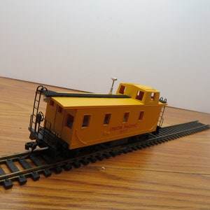 MH 830 HO Bachmann Caboose Union Pacific 207 New Old Stock