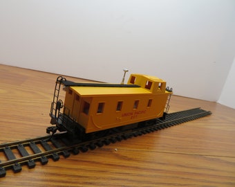 MH 830 HO Bachmann Caboose Union Pacific 207 New Old Stock