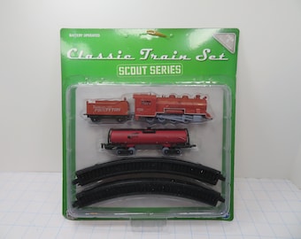 H 490 Classic Scout Battery Operated Train Set With Engine, (2) Cars (8) Track Ages 3+ Brand New Old Stock - See Description Below