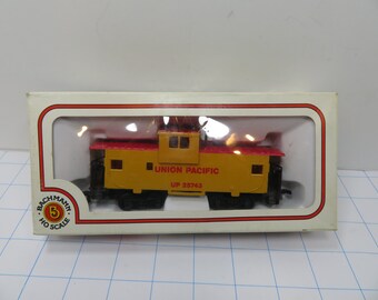 MH 649 HO Bachmann Union Pacific Caboose 25743 Brand New