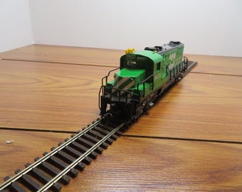 H 883 HO Tyco Burlington 1970's 5628 Diesel Extra Clean With Headlight - Lights Up & Wants to Run - Needs Trouble Shot - As Is