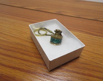 T 633 Vintage Nautical 1980 Ships Starboard Lantern Brass Key Ring With Green Lens - Great Shape