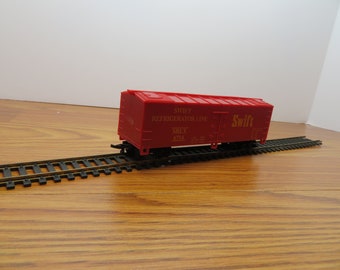H 593 HO Life-Like Swift 6714 Box Car Brand New 1990
