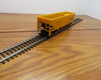 T 983 HO Bachmann Union Pacific 1989 Hopper # 518125 Well Weighted - Brand New Old Stock