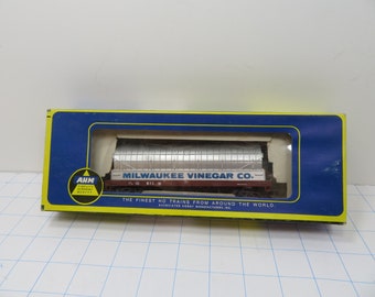 MH 271  HO AHM Milwaukee Vinegar Car Vintage Like New