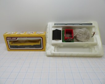 H 352  HO Life-Like Gravel Dump station With Dump Car Brand New Vintage