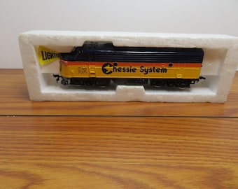 T 845 HO Bachmann 1980's Chessie System #7071 Diesel Engine - Headlight - Brand New Old Stock - Runs Great