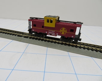 N 169  N Gauge Bachmann Green Bay & Western Box Car - Brand New