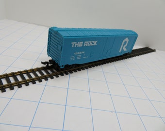 H 399  HO Bachmann The Rock 133274 Box Car Brand New