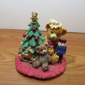 T 396 Resin 1990 Bainbridge Bears - All Decorated For Christmas - No Chips - Mint