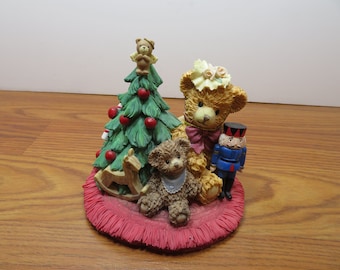 T 396 Resin 1990 Bainbridge Bears - All Decorated For Christmas - No Chips - Mint