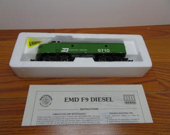 H 884 HO Bachmann 1990's Burlington EMD F-9  1910 Diesel With Headlight Brand New Old Stock