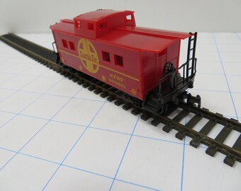 MH 70  HO Life-Like Caboose ATSF Santa Fe 999851 Vintage 1990's Brand New