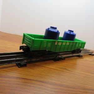 T 370 O/27 Lionel Republic Gondola 9142 With (2) Lionel Containers Excellent Condition 1970