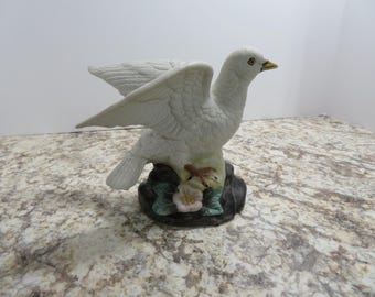 P 339 Vintage 1990 Porcelain Dove Hand Painted From Taiwan No Chips Or Cracks