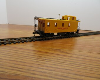 MH 981A HO Bachmann Caboose Union Pacific 207 Well Weighted New Old Stock